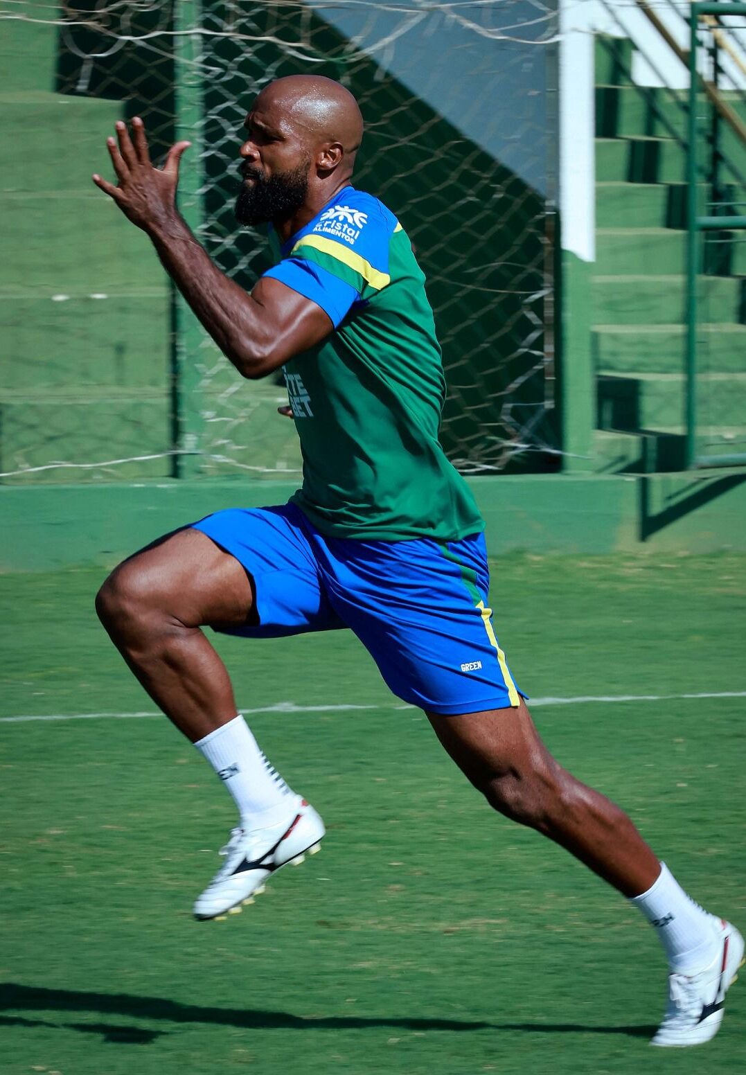 Monitorando as açoes acima de 30,6km/h no futebol.